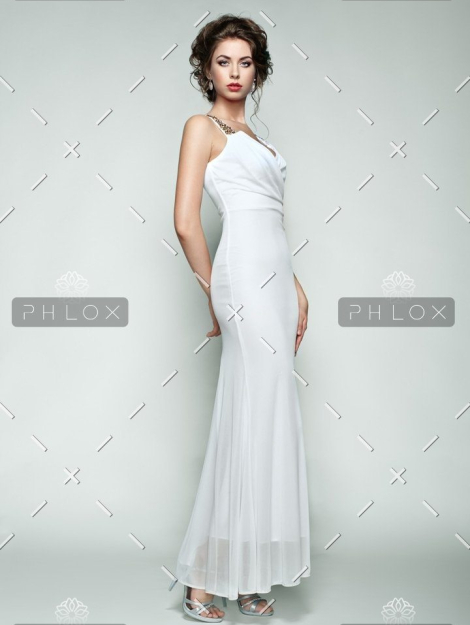demo-attachment-76-fashion-portrait-of-beautiful-woman-in-elegant-P9NWS4N